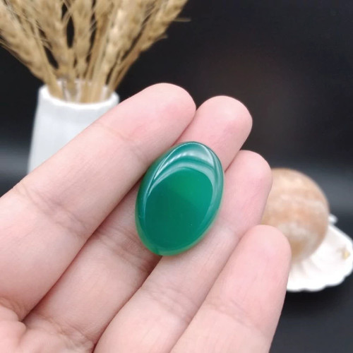 نگین عقیق سبز اصل معدنی کد 8901