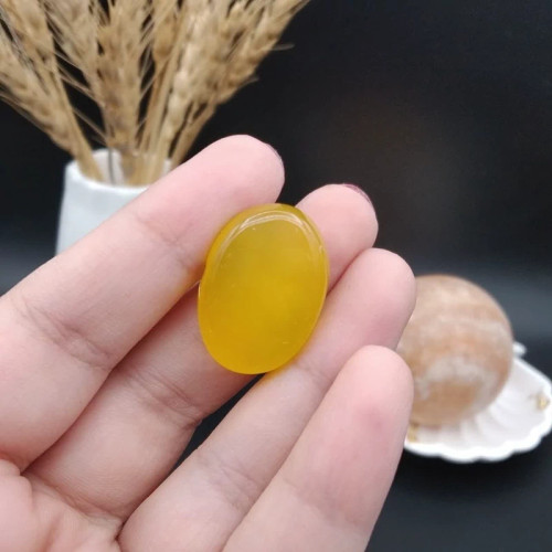 نگین عقیق زرد خراسان اصل معدنی کد 8940